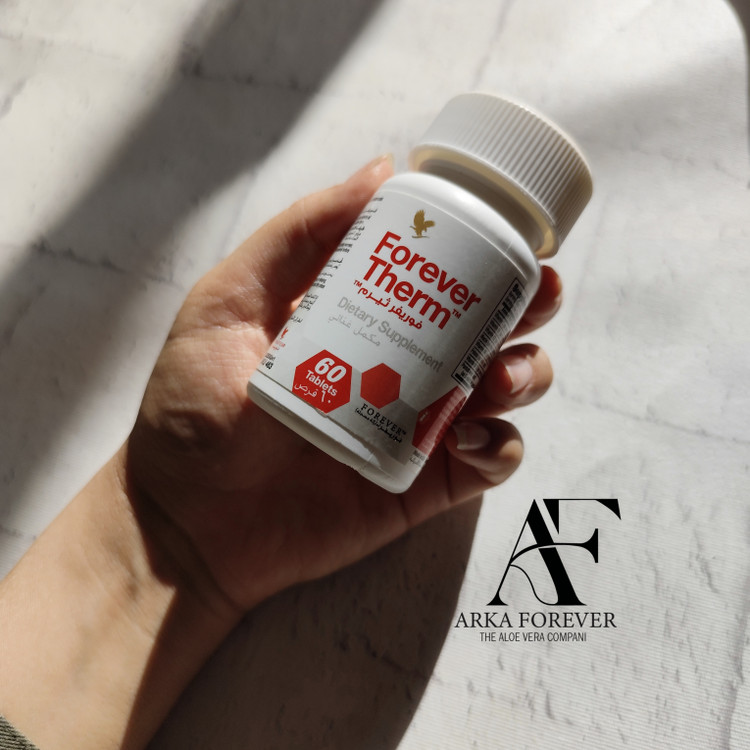 مصرف مکمل فوراور ترم با یک لیوان آب برای بالا بردن انرژی و کنترل اشتها