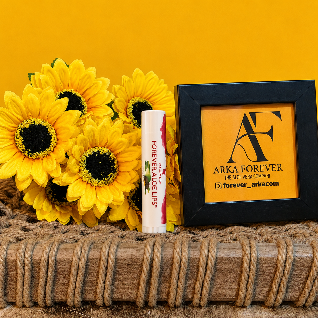 لیپس لب  + آلوئه ورا (مرطوب کننده لب با روغن جوجوبا) | Forever Aloe Lips